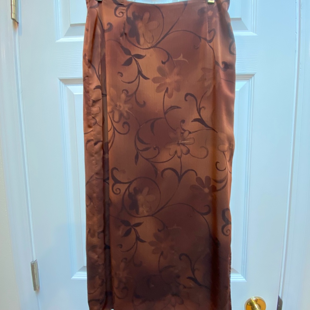 Vintage Classiques Entier Brown Flower Skirt.